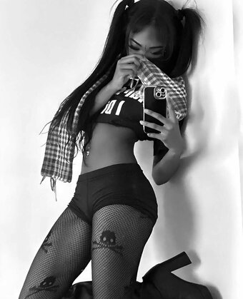 decembrsprincess / uamqires Nude Leaks Photo 9