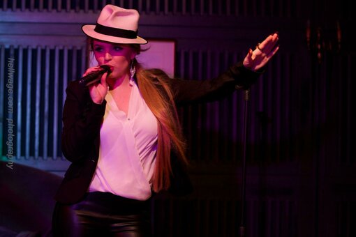 Deeababe / Andreea Ionita / deeababe_is_a_queen Nude Leaks Photo 2