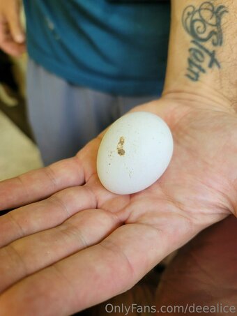 deealice Nude Leaks Photo 2