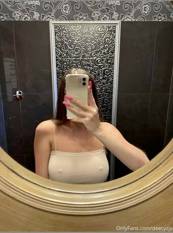 Deecyzja Nude Leaks OnlyFans Photo 7