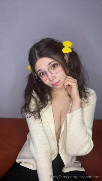 deercassieeee Nude Leaks Photo 21