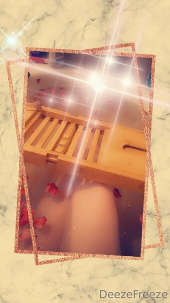 deezefreeze Nude Leaks Photo 12