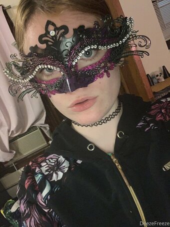 deezefreeze Nude Leaks Photo 18