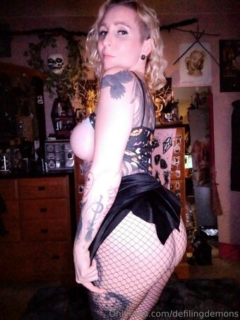 defilingdemons Nude Leaks Photo 3