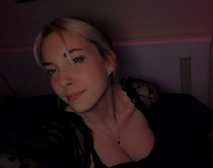 DefNotDes / Destiney / _defnotdes_ / https: Nude Leaks Photo 3