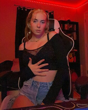 DefNotDes / Destiney / _defnotdes_ / https: Nude Leaks Photo 29