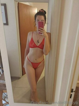 delfifoxyb Nude Leaks Photo 3