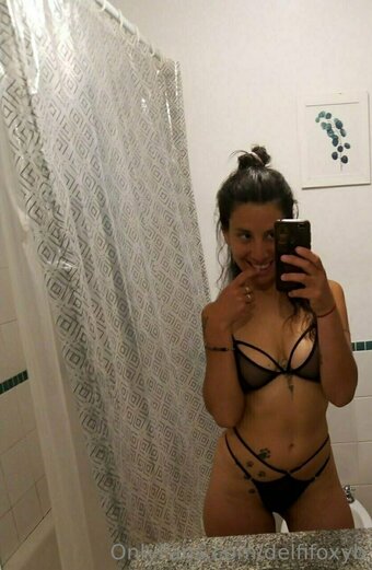 delfifoxyb Nude Leaks Photo 26