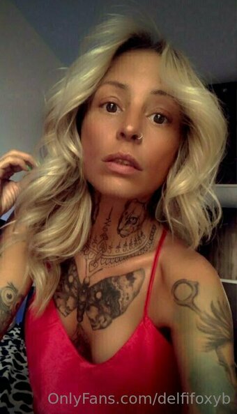 delfifoxyb Nude Leaks Photo 29