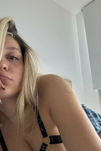 delfy / delfysele / https: Nude Leaks OnlyFans Photo 5