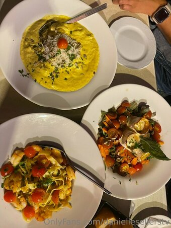 deliciousdanielleee Nude Leaks Photo 21