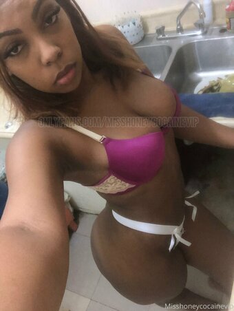 delirisantos Nude Leaks Photo 8
