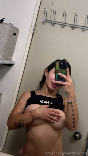 dellaroccalil Nude Leaks Photo 18