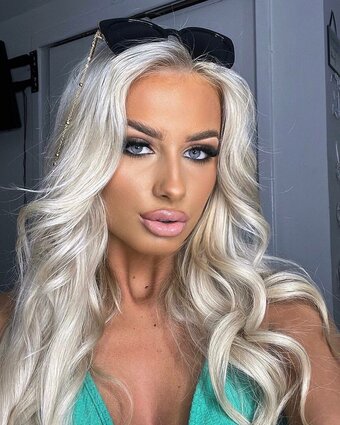 derynbarrx Nude Leaks Photo 1