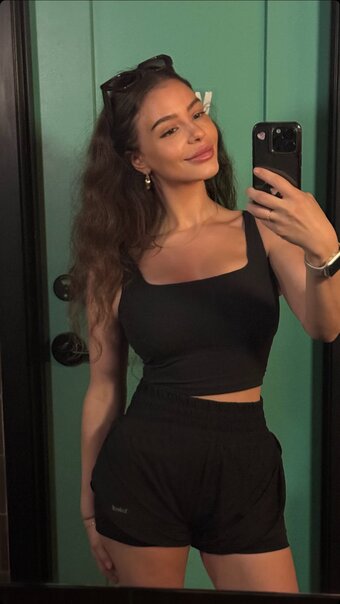 Desiree Elyda / DesireeXXX4U / desireexelydaa / https: Nude Leaks Photo 10