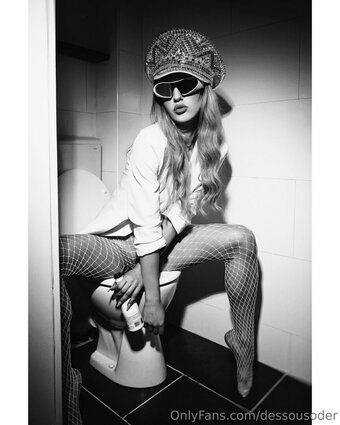 dessousoder Nude Leaks Photo 7