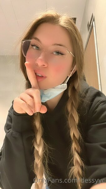 Dessy / Dessyyc / dessygroup Nude Leaks OnlyFans Photo 11
