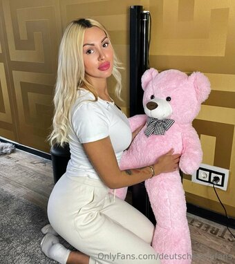 Deutscheonlyfans / Linda_josephinee / kathy.dreams Nude Leaks OnlyFans Photo 22