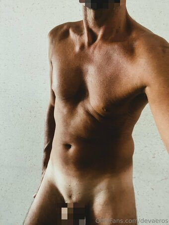 devaeros Nude Leaks Photo 4