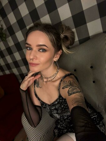 devil_mary / devil__mary Nude Leaks OnlyFans Photo 3