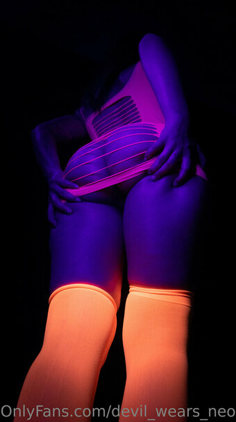devil_wears_neon Nude Leaks Photo 3