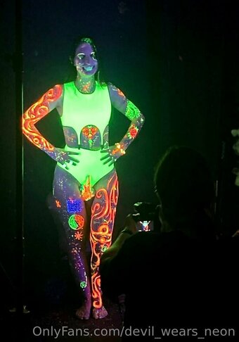 devil_wears_neon Nude Leaks Photo 5