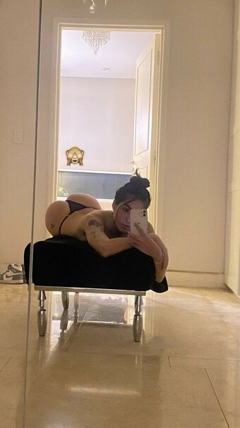 devilina / aura / aura_vip / auritavip / camilina / devilinax Nude Leaks OnlyFans Photo 5