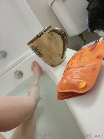 devilishdevyn Nude Leaks Photo 2