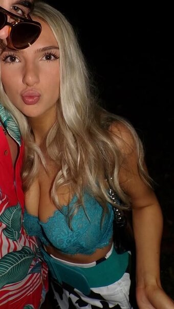 devin / devin.laurel.mackie Nude Leaks Photo 16