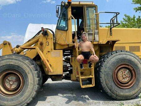 devine.time.69 Nude Leaks Photo 4