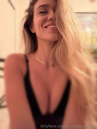 devonchristenson Nude Leaks Photo 15