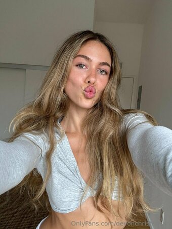 devonchristenson Nude Leaks Photo 17