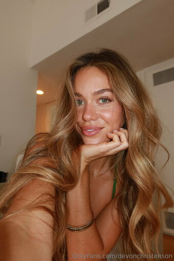 devonchristenson Nude Leaks Photo 29