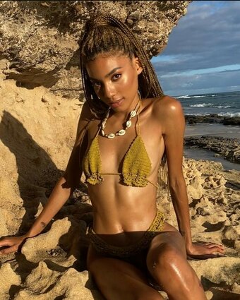 Devyn Quinn / devynquinnn Nude Leaks Photo 1