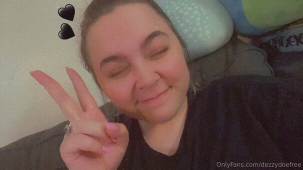 dezzydoefree Nude Leaks Photo 11