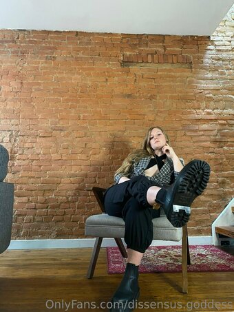 dissensus.goddess Nude Leaks Photo 4