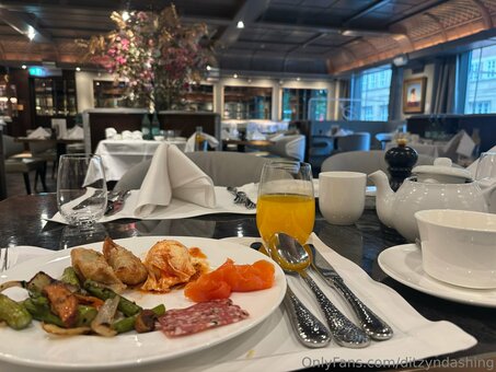 ditzyndashing Nude Leaks Photo 5