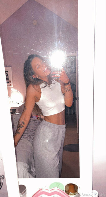 divi4e Nude Leaks Photo 6