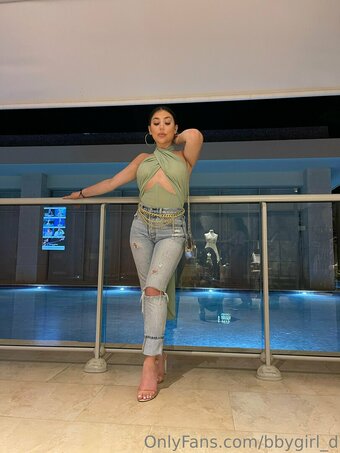 divinedaniela / danieladivine / divinedanielavip / itsbbygirl_d Nude Leaks OnlyFans Photo 6