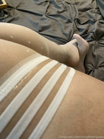 dizzykittenpaws Nude Leaks Photo 25