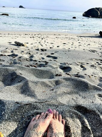 dizzytypebroad Nude Leaks Photo 6