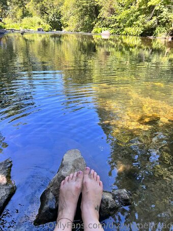 dizzytypebroad Nude Leaks Photo 11