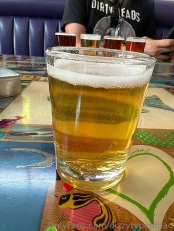 dizzytypebroad Nude Leaks Photo 16