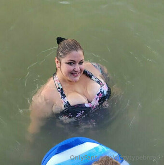 dizzytypebroad Nude Leaks Photo 26