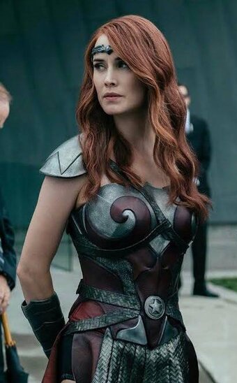 Dominique McElligott