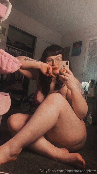 dontmakecryfree Nude Leaks Photo 10