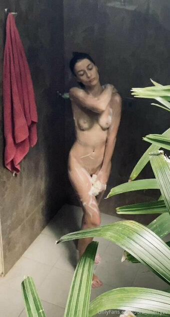 dora_cherry22 / explore_world_with_me_ Nude Leaks OnlyFans Photo 7