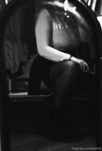 dotknij Nude Leaks Photo 29