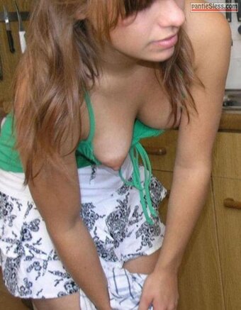 downblouse Nude Leaks Photo 1