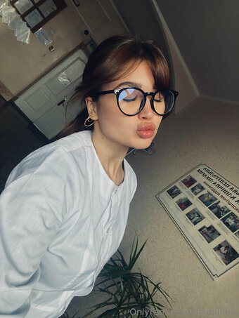 dr_daniela Nude Leaks Photo 25